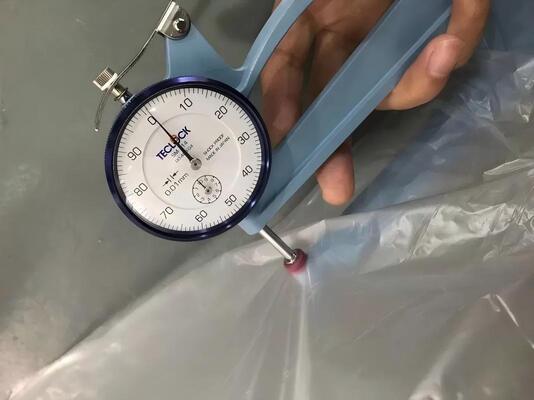 SBS জলরোধী ঝিল্লির জন্য HDPE ছিদ্রযুক্ত ফিল্ম কাস্টমাইজযোগ্য প্রস্থ ছিদ্র বিতরণ কাটিং ব্লো মোল্ডিং করোনা/সিলিকন